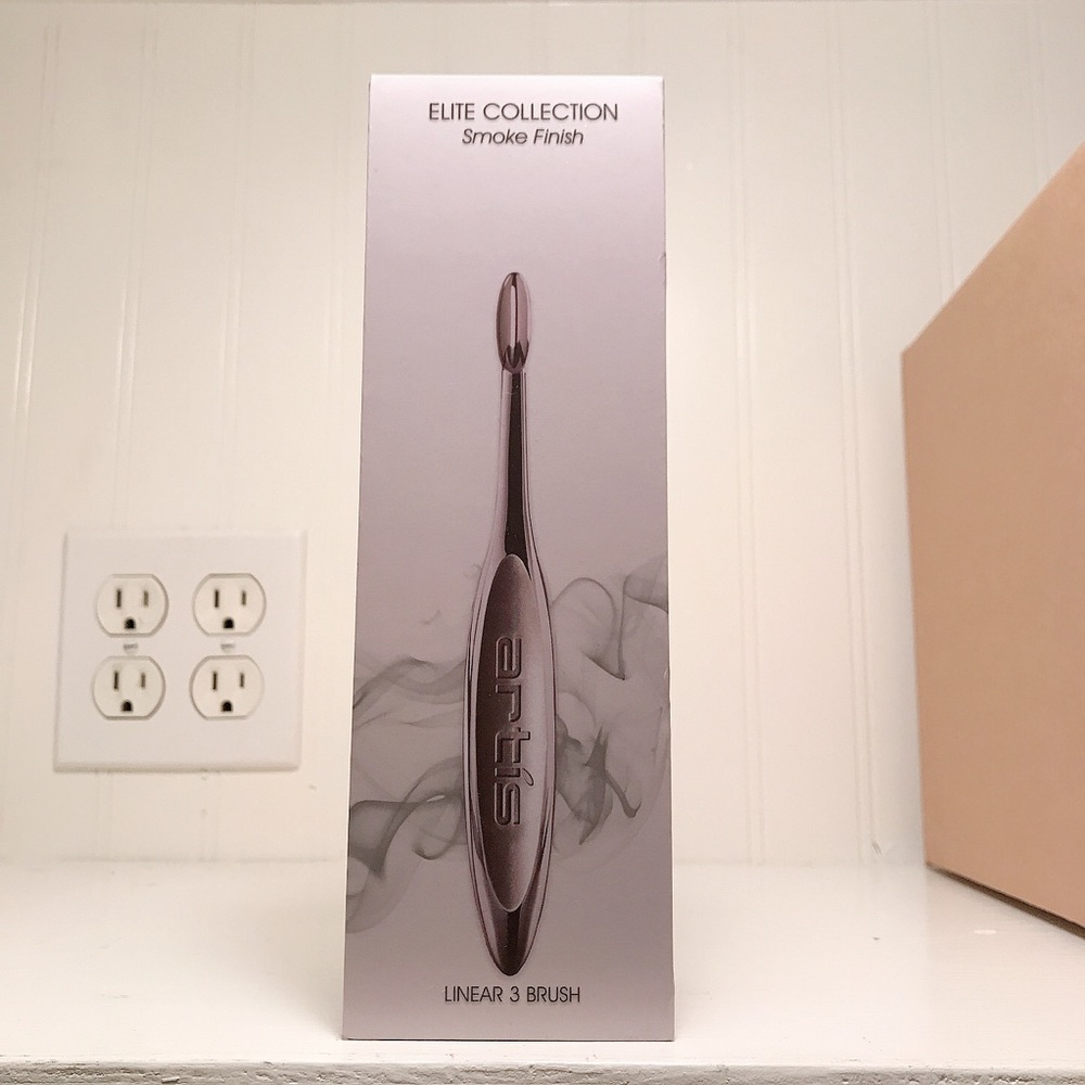 Artis Elite Smoke Finish Linear 3 Makeup Brush NIB